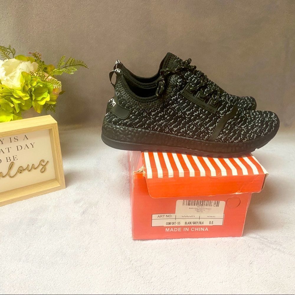 NWT Navig8 women’s black & grey comfort sneakers. Size 8.5.